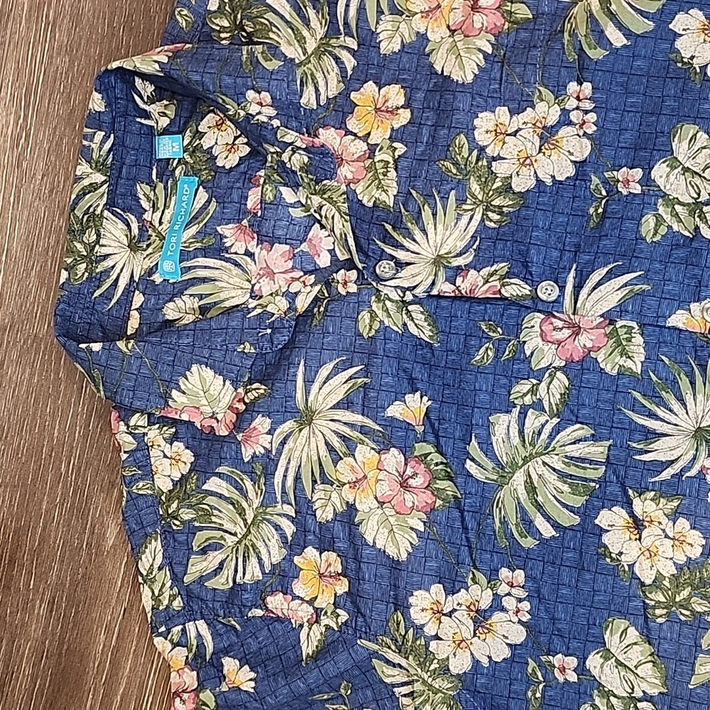Tori Richard Honolulu‎ Men's Medium 100% Cotton Lawn Hawaiian Camp Shirt Floral